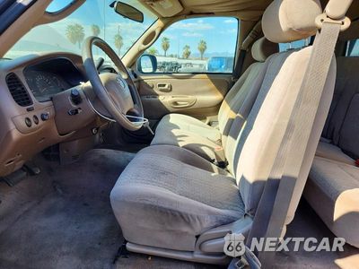 Zdjęcie 7 z 12 samochodu: 2004 TOYOTA TUNDRA SR5 VIN:5TBRT341X4S453704 - miniatura