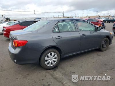 Trzecie zdjęcie samochodu z tyłu: 2010 TOYOTA COROLLA LE VIN:2T1BU4EE4AC253550 - miniatura