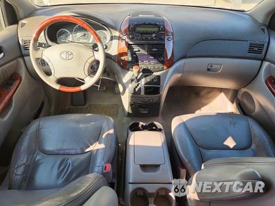 Zdjęcie 8 z 13 samochodu: 2004 TOYOTA SIENNA VIN:5TDBA22CX4S001636 - miniatura