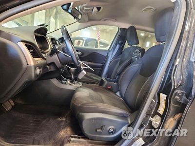 Zdjęcie 7 z 13 samochodu: 2017 JEEP CHEROKEE LATITUDE VIN:1C4PJMCS0HW659656 - miniatura