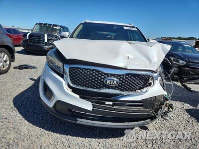 Piąte zdjęcie samochodu w środku: 2017 KIA SORENTO LX VIN:5XYPG4A35HG230102 - miniatura
