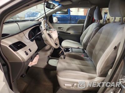 Zdjęcie 7 z 13 samochodu: 2014 TOYOTA SIENNA LE VIN:5TDKK3DC7ES410033 - miniatura