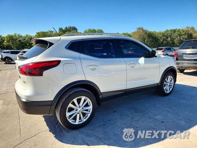 Trzecie zdjęcie samochodu z tyłu: 2018 NISSAN ROGUE SPORT SV VIN:JN1BJ1CP4JW158105 - miniatura