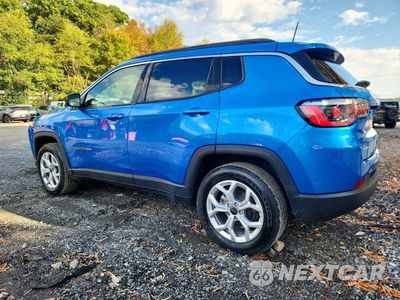 Drugie zdjęcie samochodu z przodu: 2025 JEEP COMPASS LATITUDE VIN:3C4NJDBN1ST600874 - miniatura