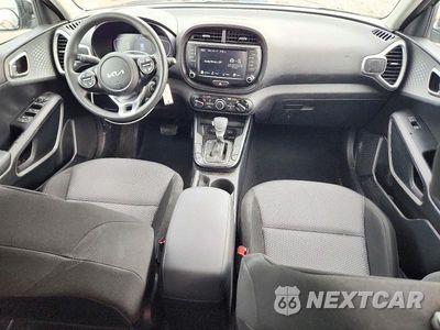 Zdjęcie 8 z 12 samochodu: 2023 KIA SOUL LX VIN:KNDJ23AUXP7839236 - miniatura