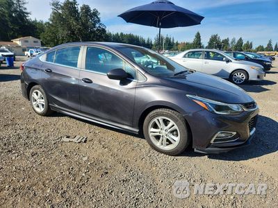 Czwarte zdjęcie samochodu z boku: 2017 CHEVROLET CRUZE LT VIN:1G1BE5SM9H7257533 - miniatura
