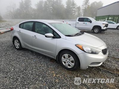 Czwarte zdjęcie samochodu z boku: 2015 KIA FORTE LX VIN:KNAFK4A65F5284846 - miniatura