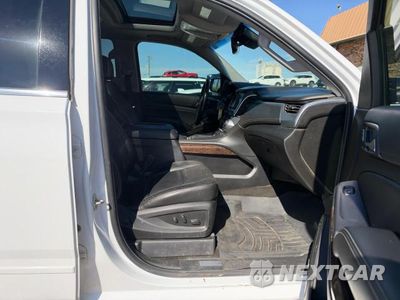Piąte zdjęcie samochodu w środku: 2018 CHEVROLET SUBURBAN K1500 LT VIN:1GNSKHKC1JR396954 - miniatura