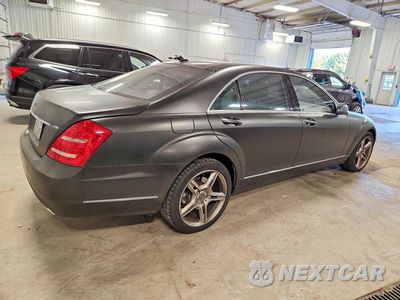 Trzecie zdjęcie samochodu z tyłu: 2013 MERCEDES-BENZ S 550 4MATIC VIN:WDDNG9EBXDA510622 - miniatura