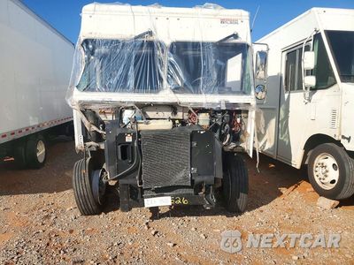 Piąte zdjęcie samochodu w środku: 2022 FREIGHTLINER CHASSIS M LINE WALK-IN VAN VIN:4UZAANFD0NCNJ8832 - miniatura