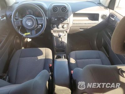 Zdjęcie 8 z 13 samochodu: 2012 JEEP COMPASS SPORT VIN:1C4NJCBA0CD520626 - miniatura
