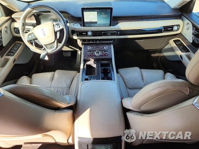 Zdjęcie 8 z 13 samochodu: 2020 LINCOLN AVIATOR RESERVE VIN:5LM5J7XC8LGL05116 - miniatura