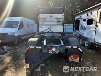 Zdjęcie 6 z 13 samochodu: 2021 FREIGHTLINER CASCADIA 126 SEMI TRUCK VIN:3AKJHHDV9MSMG5021 - miniatura