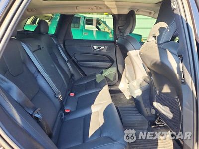 Zdjęcie 11 z 14 samochodu: 2023 VOLVO XC60 PLUS VIN:YV4L12RW8P1345940 - miniatura