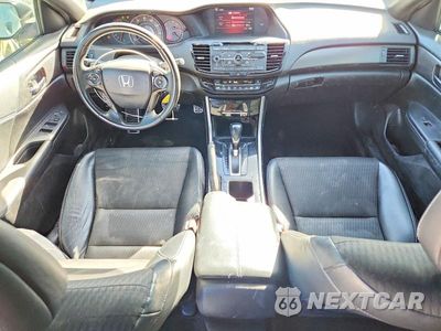 Zdjęcie 8 z 13 samochodu: 2017 HONDA ACCORD SPORT VIN:1HGCR2F53HA107374 - miniatura