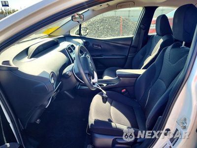 Zdjęcie 7 z 12 samochodu: 2018 TOYOTA PRIUS TWO ECO VIN:JTDKARFU2J3063198 - miniatura