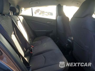 Zdjęcie 10 z 12 samochodu: 2016 TOYOTA PRIUS TWO ECO VIN:JTDKARFU5G3025196 - miniatura
