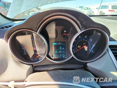 Zdjęcie 9 z 12 samochodu: 2014 CHEVROLET CRUZE LS VIN:1G1PA5SH2E7109997 - miniatura