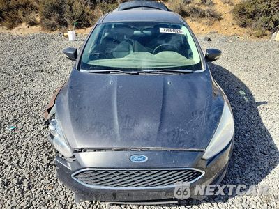 Piąte zdjęcie samochodu w środku: 2015 FORD FOCUS SE VIN:1FADP3F2XFL380646 - miniatura