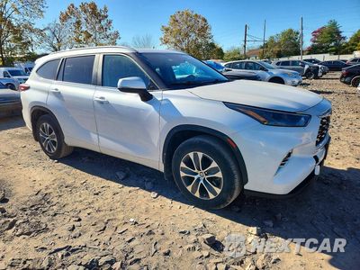 Czwarte zdjęcie samochodu z boku: 2024 TOYOTA HIGHLANDER XLE VIN:5TDKDRBH7RS569202 - miniatura