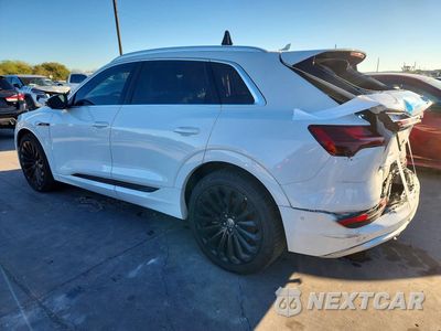 Drugie zdjęcie samochodu z przodu: 2019 AUDI E-TRON PRESTIGE VIN:WA1VABGE8KB011314 - miniatura