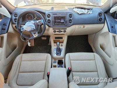 Zdjęcie 8 z 13 samochodu: 2016 VOLKSWAGEN TIGUAN S VIN:WVGAV7AX4GW079895 - miniatura