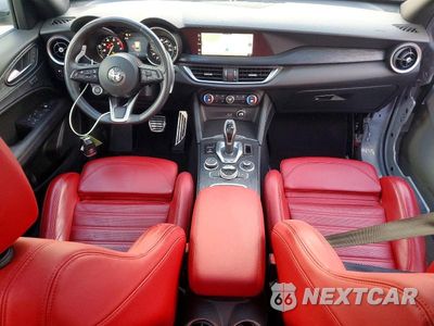 Zdjęcie 8 z 14 samochodu: 2023 ALFA ROMEO STELVIO SPRINT VIN:ZASPAJAN7P7D54456 - miniatura