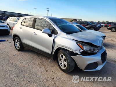 Czwarte zdjęcie samochodu z boku: 2018 CHEVROLET TRAX LS VIN:KL7CJKSB8JB632882 - miniatura