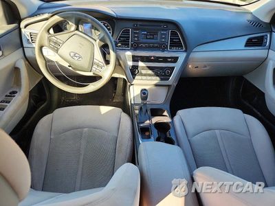 Zdjęcie 8 z 12 samochodu: 2015 HYUNDAI SONATA SE VIN:5NPE24AF1FH224920 - miniatura
