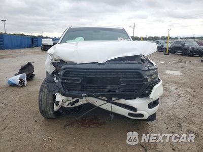 Piąte zdjęcie samochodu w środku: 2020 RAM 1500 BIG HORN/LONE STAR VIN:1C6SRFFT8LN350350 - miniatura