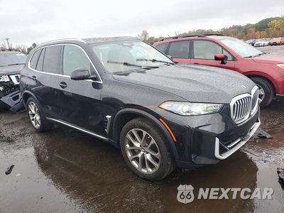 Czwarte zdjęcie samochodu z boku: 2025 BMW X5 XDRIVE40I VIN:5UX23EU05S9Y99216 - miniatura