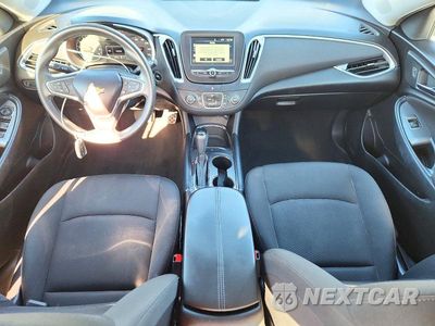 Zdjęcie 8 z 12 samochodu: 2018 CHEVROLET MALIBU LT VIN:1G1ZD5ST4JF160065 - miniatura