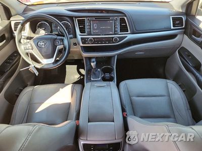 Zdjęcie 8 z 13 samochodu: 2014 TOYOTA HIGHLANDER XLE VIN:5TDJKRFH7ES021903 - miniatura