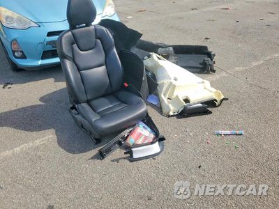 Zdjęcie 13 z 14 samochodu: 2020 VOLVO XC90 T5 MOMENTUM VIN:YV4102PK9L1602768 - miniatura