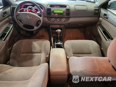 Zdjęcie 8 z 12 samochodu: 2005 TOYOTA CAMRY LE VIN:4T1BE32K05U513870 - miniatura