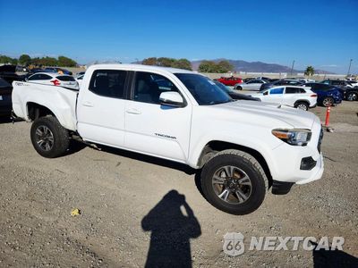 Czwarte zdjęcie samochodu z boku: 2017 TOYOTA TACOMA TRD SPORT VIN:3TMBZ5DN5HM006449 - miniatura