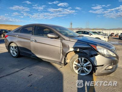 Czwarte zdjęcie samochodu z boku: 2011 HYUNDAI SONATA VIN:5NPEC4AC7BH141425 - miniatura