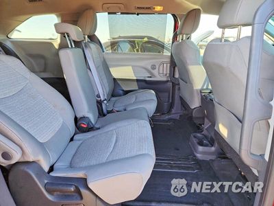Zdjęcie 10 z 12 samochodu: 2022 TOYOTA SIENNA LE VIN:5TDKSKFC2NS047289 - miniatura