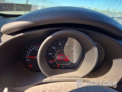 Zdjęcie 9 z 12 samochodu: 2015 KIA SOUL + VIN:KNDJP3A53F7150390 - miniatura