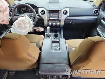 Zdjęcie 8 z 13 samochodu: 2018 TOYOTA TUNDRA CREWMAX SR5 VIN:5TFEY5F16JX241839 - miniatura