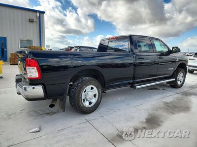 Trzecie zdjęcie samochodu z tyłu: 2020 RAM 3500 TRADESMAN VIN:3C63R3GL0LG177143 - miniatura