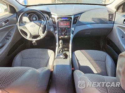 Zdjęcie 8 z 12 samochodu: 2012 HYUNDAI SONATA SE 2.0T VIN:5NPEC4AB2CH447697 - miniatura