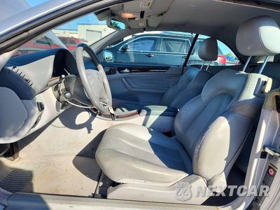Zdjęcie 7 z 13 samochodu: 2000 MERCEDES-BENZ CLK 320 VIN:WDBLK65GXYT053913 - miniatura