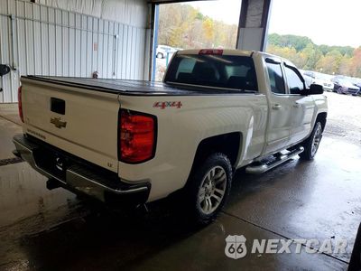 Trzecie zdjęcie samochodu z tyłu: 2017 CHEVROLET SILVERADO K1500 LT VIN:1GCVKREC6HZ184343 - miniatura