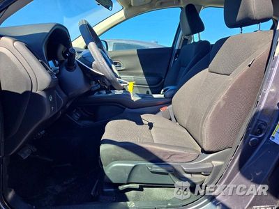 Zdjęcie 7 z 13 samochodu: 2018 HONDA HR-V LX VIN:3CZRU5H30JG704701 - miniatura