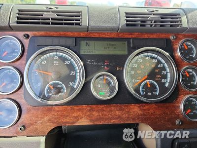 Zdjęcie 9 z 14 samochodu: 2016 FREIGHTLINER CASCADIA 125 SEMI TRUCK VIN:3AKJGLD53GSGV1624 - miniatura