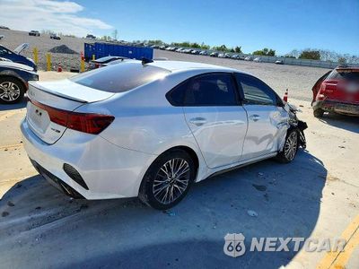 Trzecie zdjęcie samochodu z tyłu: 2022 KIA FORTE GT LINE VIN:3KPF54AD6NE455678 - miniatura