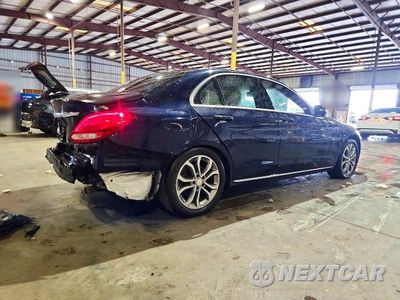 Trzecie zdjęcie samochodu z tyłu: 2016 MERCEDES-BENZ C 300 VIN:55SWF4JB6GU122453 - miniatura