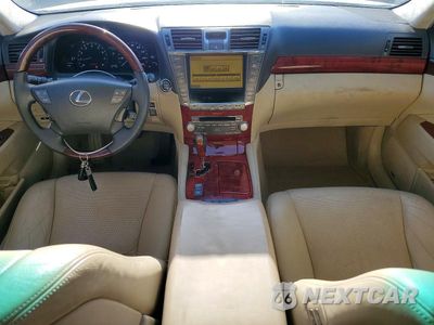 Zdjęcie 8 z 12 samochodu: 2011 LEXUS LS 460L VIN:JTHGL5EF5B5043317 - miniatura