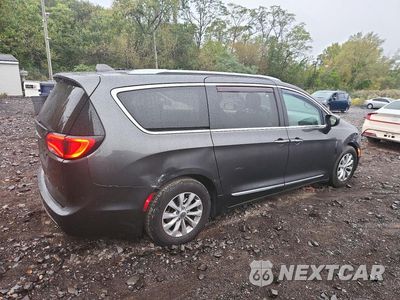 Trzecie zdjęcie samochodu z tyłu: 2018 CHRYSLER PACIFICA TOURING L VIN:2C4RC1BG1JR352834 - miniatura